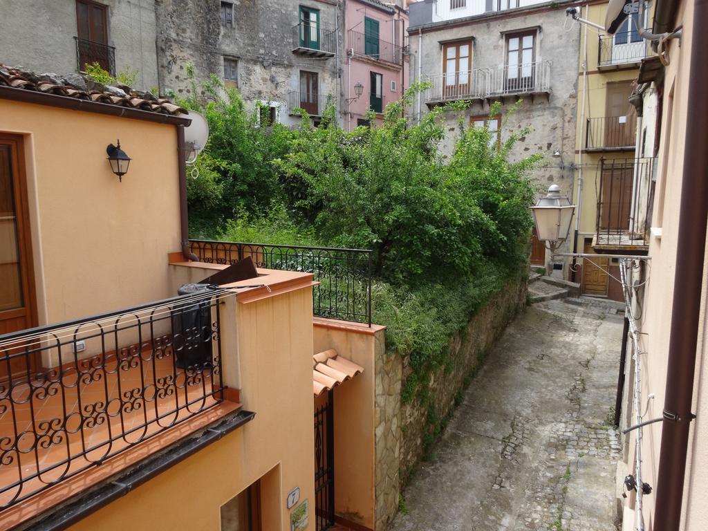 Hysnara Affittacamere Isnello Exterior photo